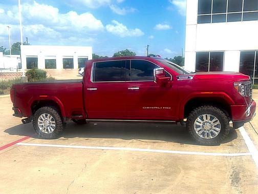 Cayenne Red Tintcoat 2022 GMC Sierra 2500 Denali