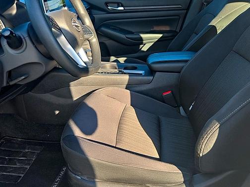 Pearl White Tri-Coat 2025 Nissan Altima SV
