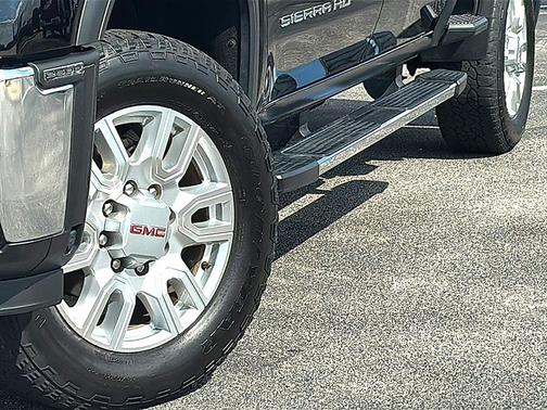 Onyx Black 2024 GMC Sierra 2500 SLT