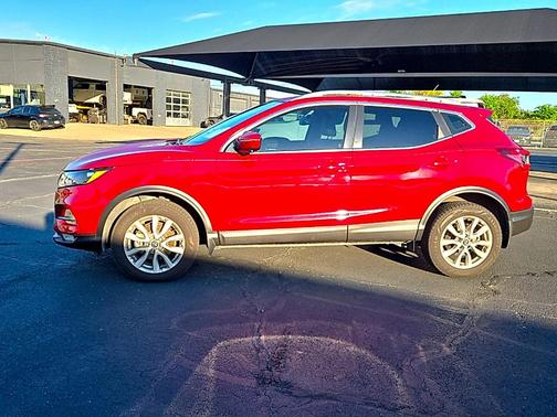 2022 Nissan Rogue Sport SV