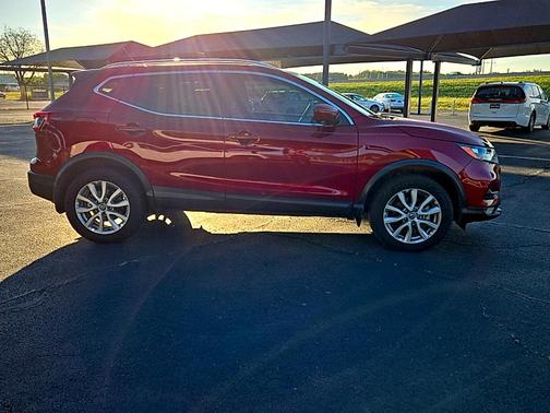 2022 Nissan Rogue Sport SV