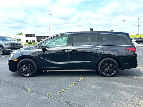Crystal Black Pearl 2025 Honda Odyssey Sport-L