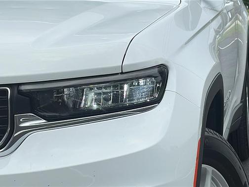 2022 Jeep Grand Cherokee L Laredo