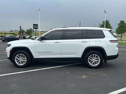 2022 Jeep Grand Cherokee L Laredo