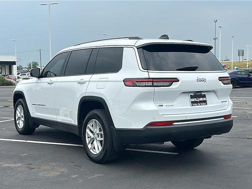 2022 Jeep Grand Cherokee L Laredo