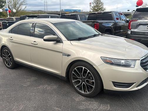 2017 Ford Taurus SEL