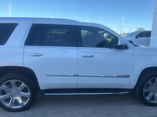 2018 Cadillac Escalade Luxury