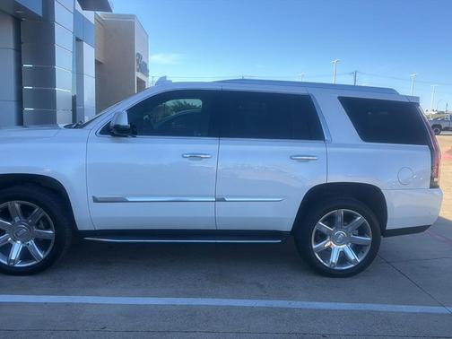 2018 Cadillac Escalade Luxury