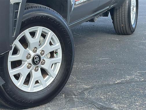 2024 Toyota Tacoma SR5