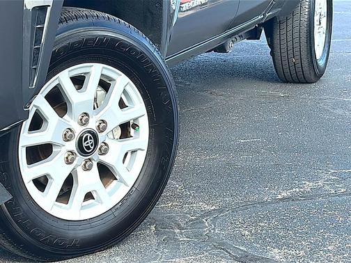 2024 Toyota Tacoma SR5