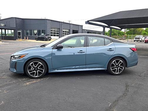 2t Gry Blk Roof 2025 Nissan Sentra SR