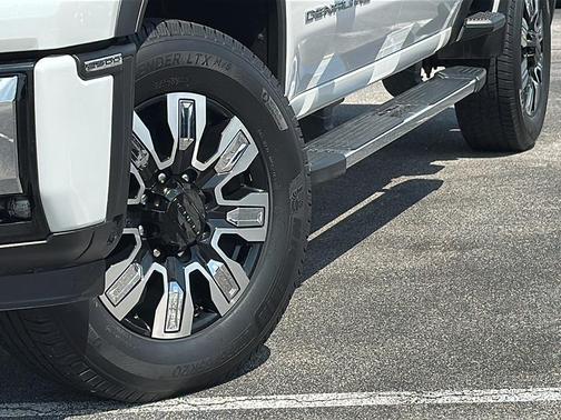 2024 GMC Sierra 2500 Denali