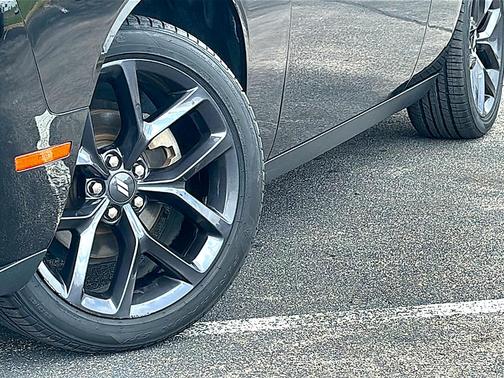 Pitch Black Clearcoat 2023 Dodge Challenger SXT