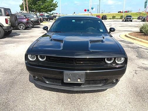 Pitch Black Clearcoat 2023 Dodge Challenger SXT