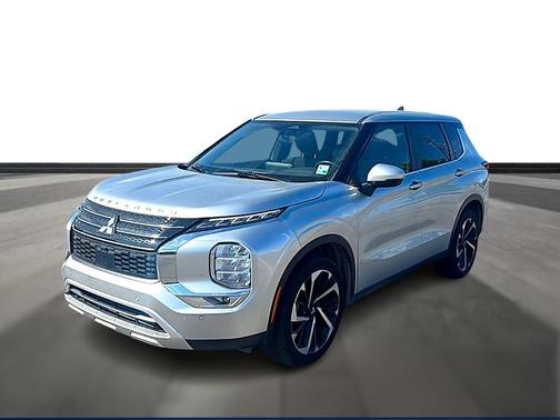 2023 Mitsubishi Outlander SE