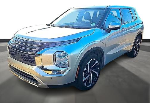 Alloy Silver Metallic 2023 Mitsubishi Outlander SE