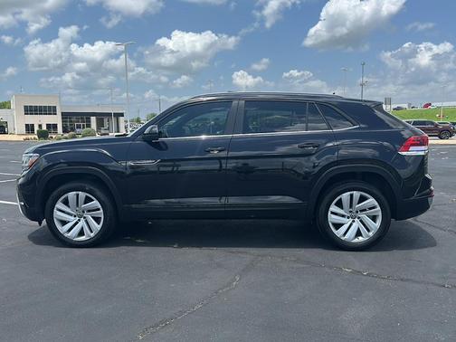 2022 Volkswagen Atlas Cross Sport 3.6L V6 SE w/Technology