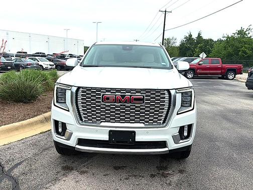 White Frost Tri-Coat 2023 GMC Yukon XL Denali