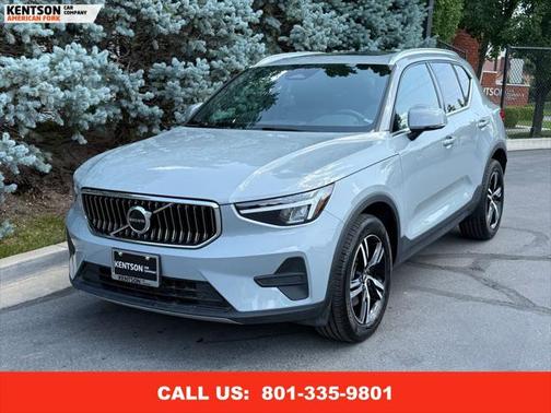 2024 Volvo XC40 B5 Core Bright Theme