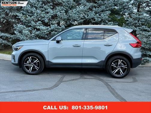 2024 Volvo XC40 B5 Core Bright Theme