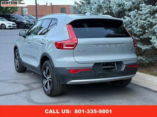 2024 Volvo XC40 B5 Core Bright Theme