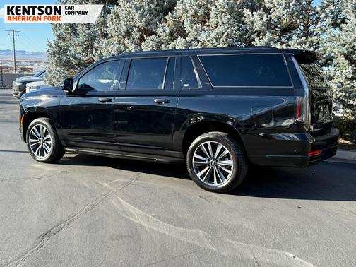 2025 Cadillac Escalade ESV Sport