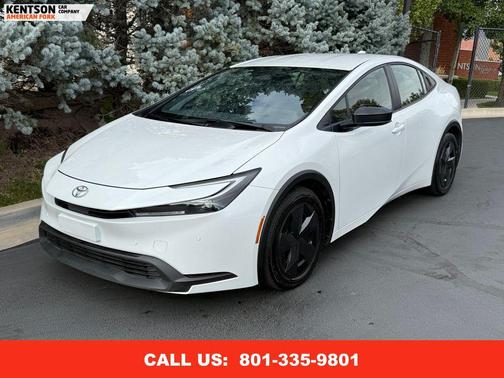 2025 Toyota Prius LE