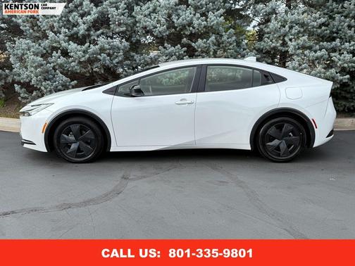 2025 Toyota Prius LE
