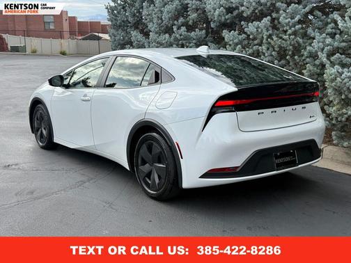 2025 Toyota Prius LE