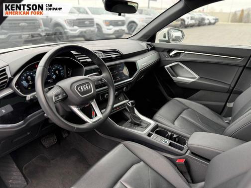 2025 Audi Q3 Premium 45 TFSI S line quattro Tiptronic