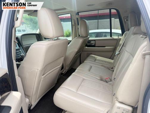 White Platinum Metallic Tri-Coat 2016 Lincoln Navigator Select
