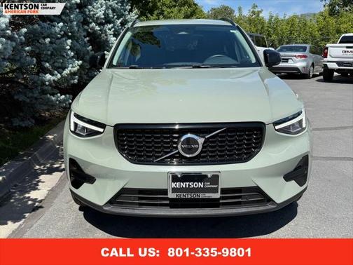 2024 Volvo XC40 B5 Core Bright Theme