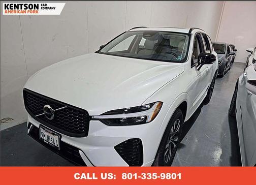 2024 Volvo XC60 B5 Core Dark Theme
