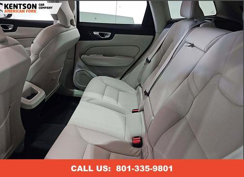 2024 Volvo XC60 B5 Core Dark Theme