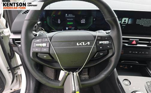 Snow White Pearl 2026 Kia Sportage SX Turbo