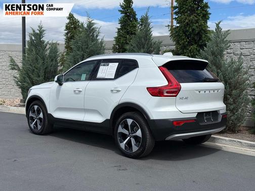 Crystal White Pearl 2025 Volvo XC40 B5 Plus Bright Theme
