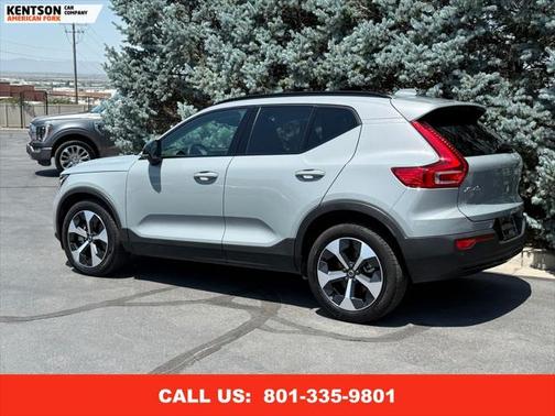 2024 Volvo XC40 B5 Core Bright Theme
