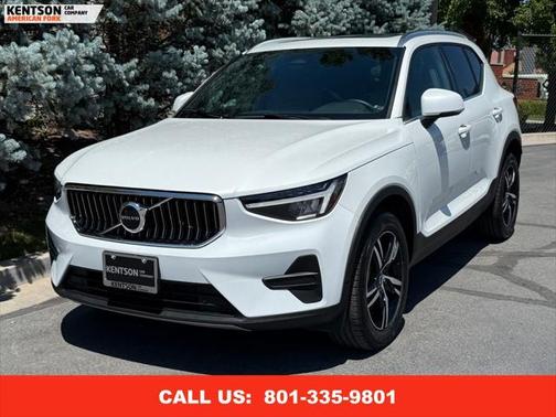 2024 Volvo XC40 B5 Core Bright Theme