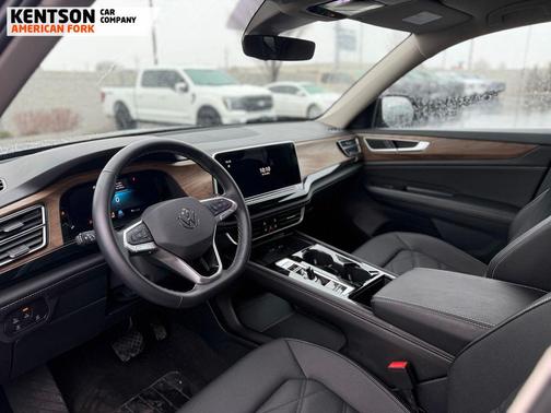 2025 Volkswagen Atlas 2.0T SE w/Technology 4MOTION