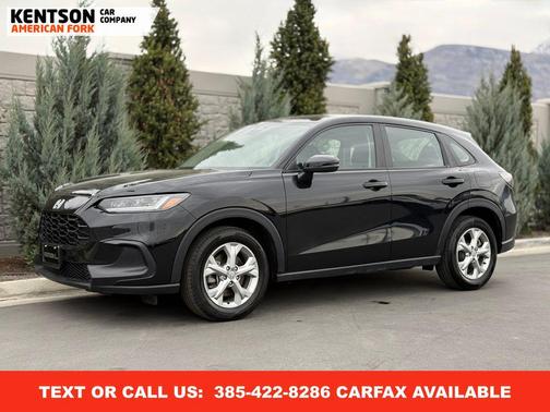 Crystal Black Pearl 2025 Honda HR-V LX