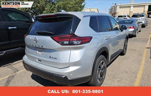 2024 Nissan Rogue SV