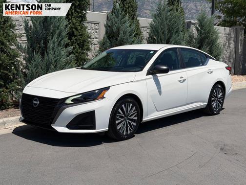 Glacier White 2026 Nissan Altima 2.5 SV