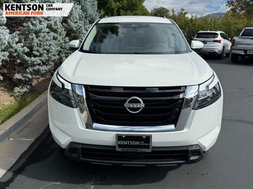 2025 Nissan Pathfinder SV 4WD