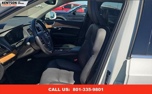 2023 Volvo XC90 B5 Plus