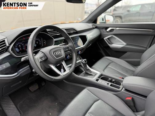 2025 Audi Q3 Premium 45 TFSI S line quattro Tiptronic