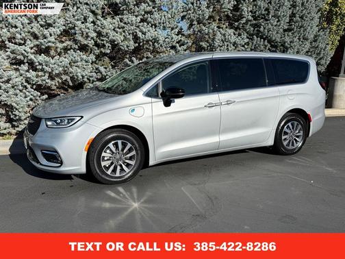 2024 Chrysler Pacifica Hybrid Select