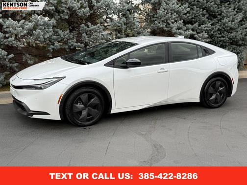 2025 Toyota Prius LE