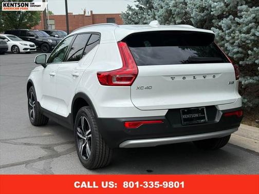2024 Volvo XC40 B5 Core Bright Theme