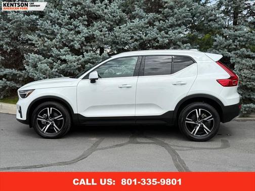 2024 Volvo XC40 B5 Core Bright Theme