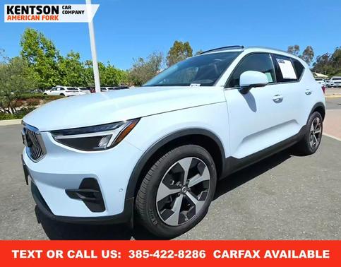 Crystal White Pearl 2025 Volvo XC40 B5 Plus Bright Theme